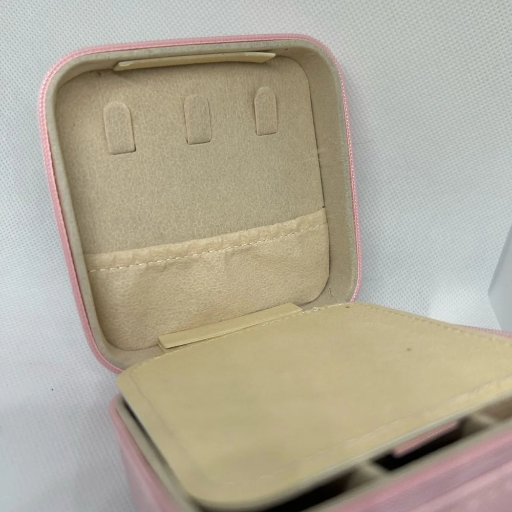 Elegant Pink Mirror Jewelry Organizer‎